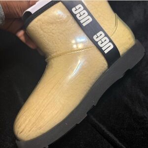 UGG Kids Classic Clear Mini II Boots in Tan and Black